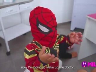 侏儒 spider-man defeats clinics thief 和 优 maryam 吸 他的 cock&period;&period;&period; 英雄 或 villain&quest;