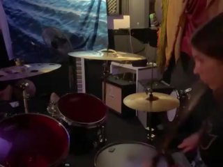 Felicity feline drumming dlho jam