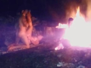 Laat nacht bonfire neuken